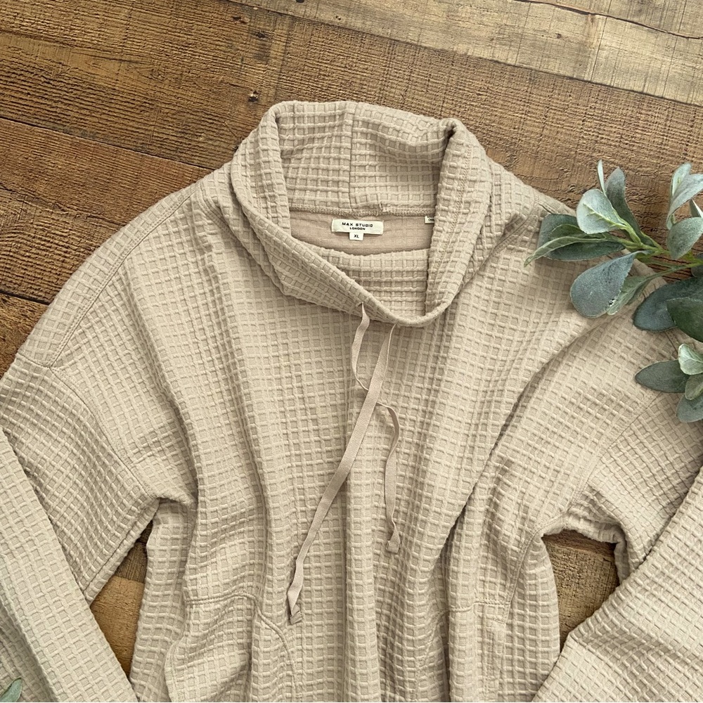 Pullover Waffle Textured, Pretty Neckline, Pockets in Front - Picture 3 of 10